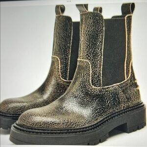 Zara Cracked Leather Chelsea Boots